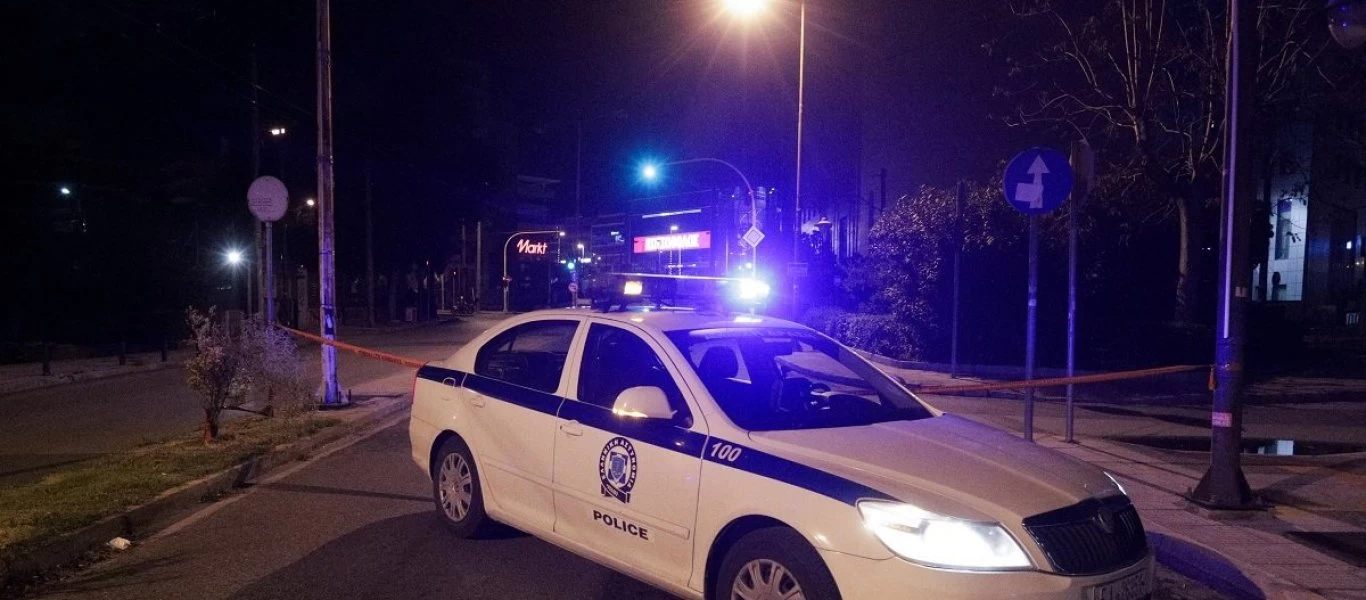 Νέα Φιλαδέλφεια: Άγνωστοι επιτέθηκαν με μολότοφ σε υπηρεσία της ΕΛ.ΑΣ (βίντεο)